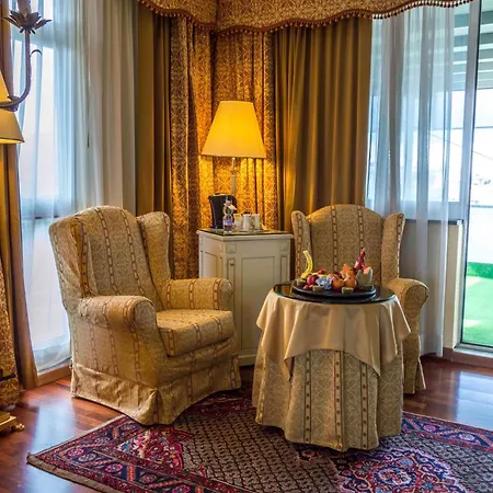 Lvg Collection - La Bussola Hotel 4*