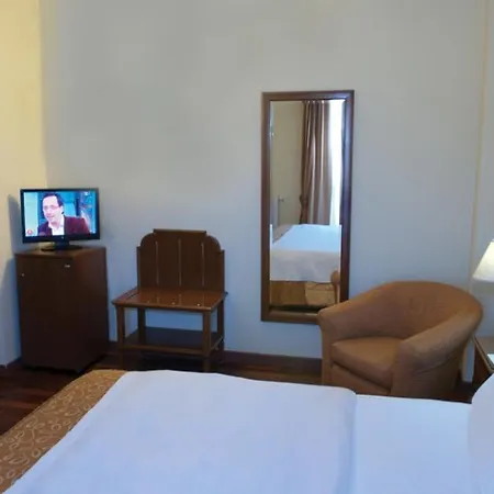 Lvg Collection - La Bussola Hotel