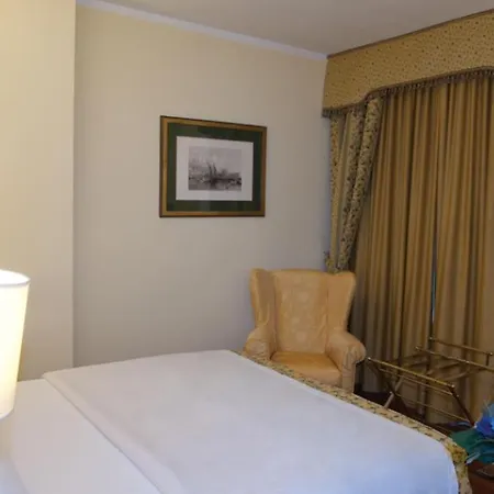 Lvg Collection - La Bussola Hotel 4*