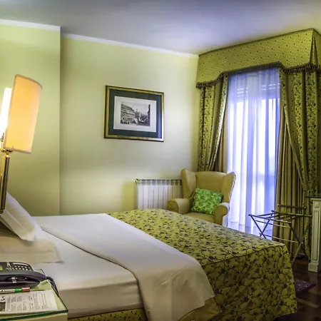 Lvg Collection - La Bussola 4* Новара