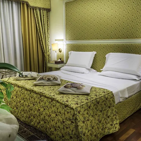 Lvg Collection - La Bussola Hotel