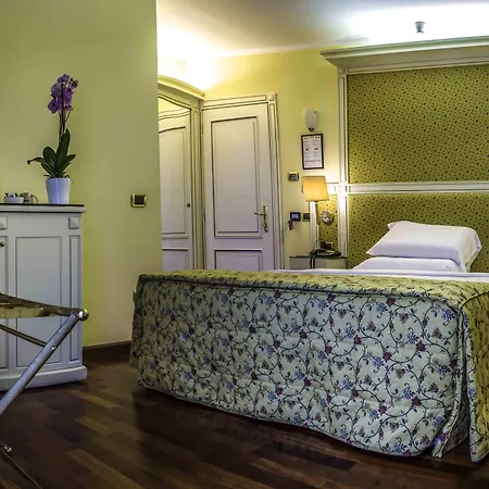 Lvg Collection - La Bussola Novara