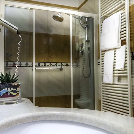 Lvg Collection - La Bussola Hotel 4*