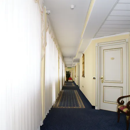 Lvg Collection - La Bussola 4* Novara