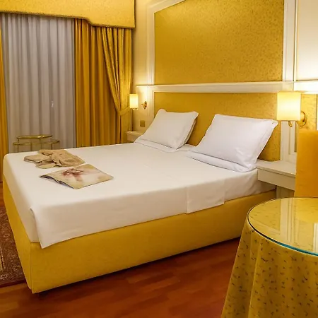 Hotel Lvg Collection - La Bussola 4*