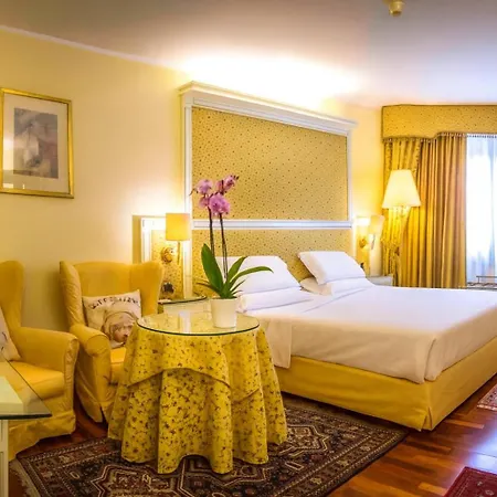 Lvg Collection - La Bussola Hotel