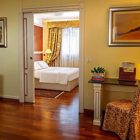 Hotel Lvg Collection - La Bussola 4*