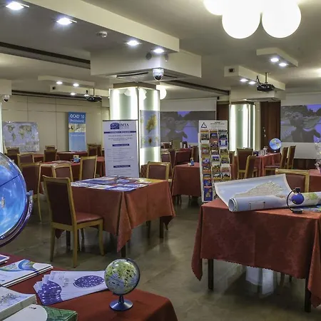 Lvg Collection - La Bussola Отель Новара