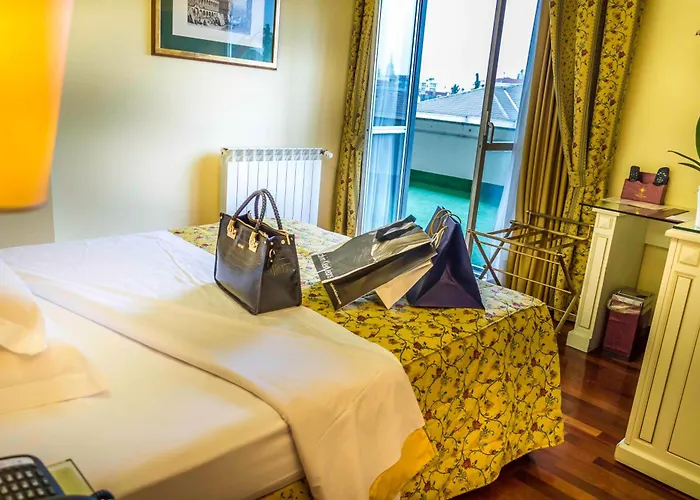 Otel Lvg Collection - La Bussola 4*