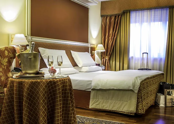 Lvg Collection - La Bussola Hotel 4*