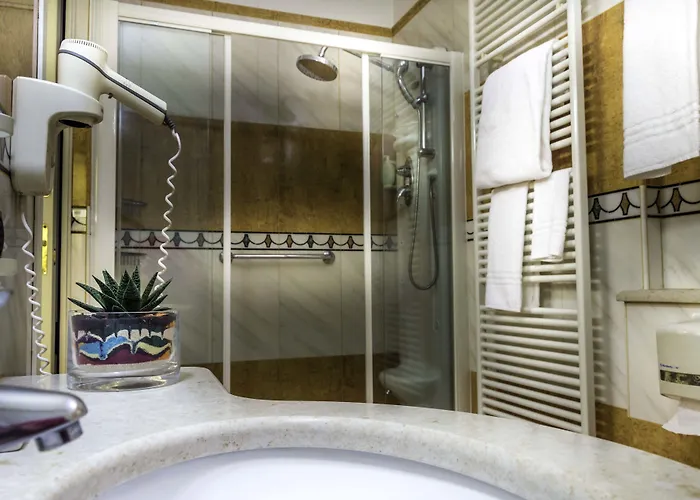 Lvg Collection - La Bussola Hotel 4*