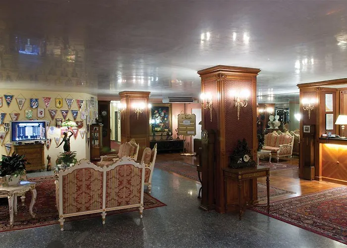 Lvg Collection - La Bussola Hotel